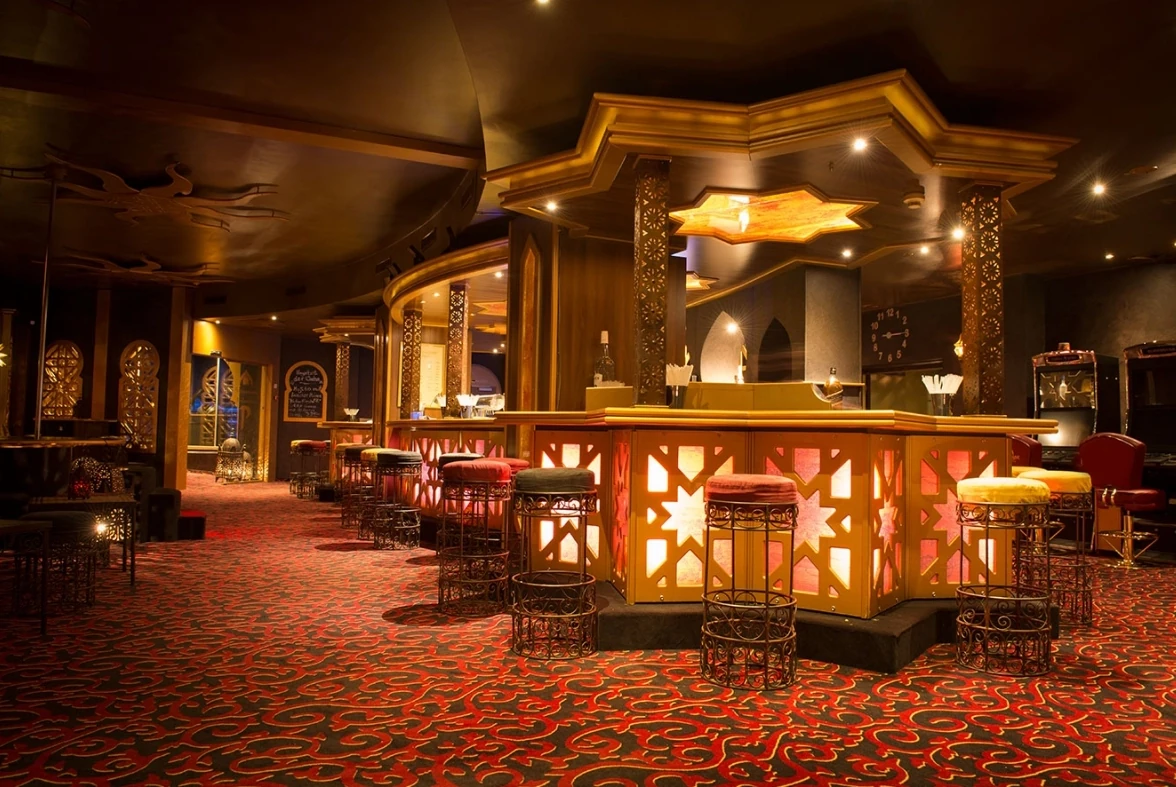 Die Bar im LUXOR