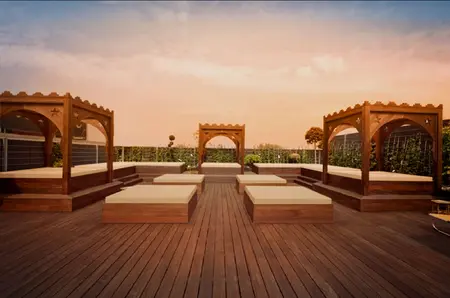 Terrasse des LUXOR Sauna Clubs
